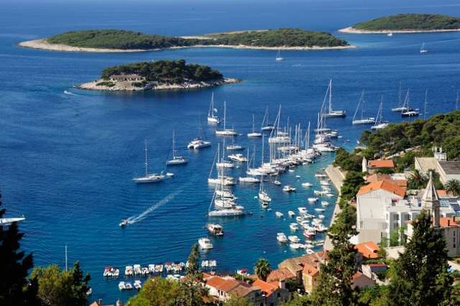 フバル城塞からパクレニ諸島を一望