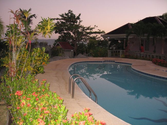 宿泊するホテルの一つ。<br />リゾートなんですが、夜到着で朝出発なので<br />堪能はできません。