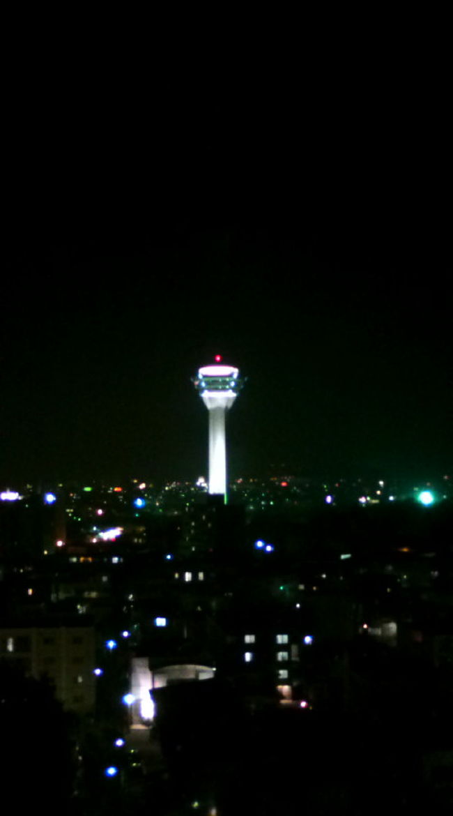 夜になって、タワーもライトアップ！