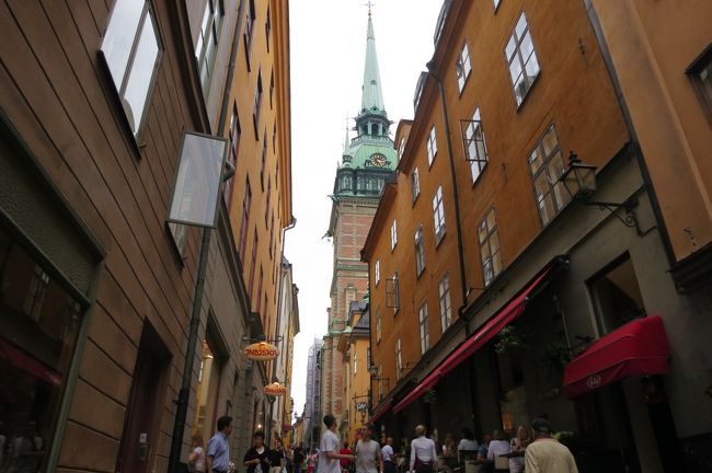 ガムラスタン　15時すぎ<br /><br />お部屋でちょっとリラックスしたので、歩いて行ける範囲で観光でもしましょう。<br />飛行機の中たっぷり寝たので、元気。日本時間では22時半頃。<br />羽田を発って約22時間経過しています。