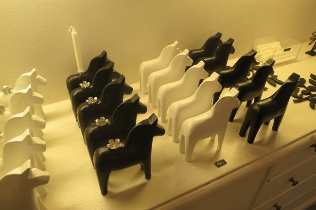 Vasterlanggatan（ガムラスタンの中央通り？）のお店<br /><br />この通りはいわゆるお土産屋さんもあれば、素敵なお店もならんでいます。