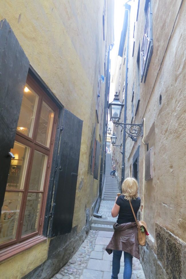 ほっそい通り<br /><br />ストックホルムは北のベニスと言われるみたいですけど、確かにベニスっぽい。