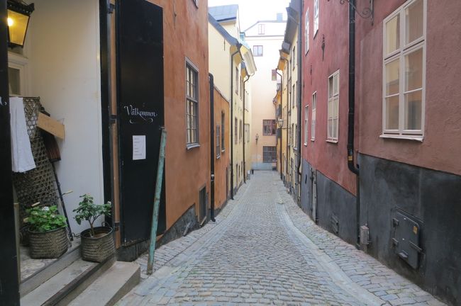 お腹がすいてCoopで買った袋ポテチをつまみながら（！？）、気の向くままに適当に歩きます。いいねぇ〜、一人旅！