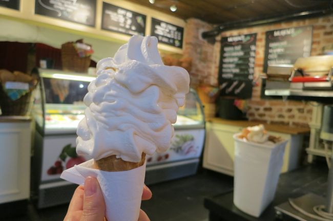 むは〜、おいしい<br />クリームがこっくりしていて、甘すぎず、冷たすぎず（！？）。<br />29SEKデス。これは食べたほうがいいと思いますよ。