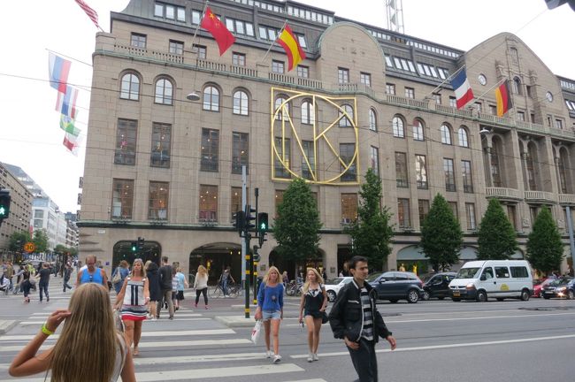 NKデパート<br /><br />ガムラスタンから15分位街を見ながら歩いてきました。