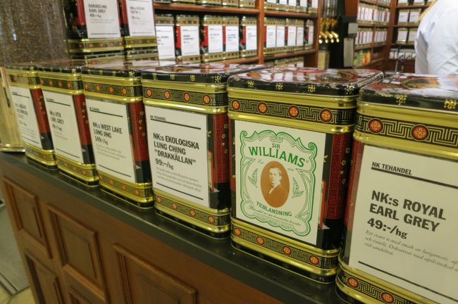 缶もおしゃれ〜<br /><br />100gで50SEK前後のお値段でした。