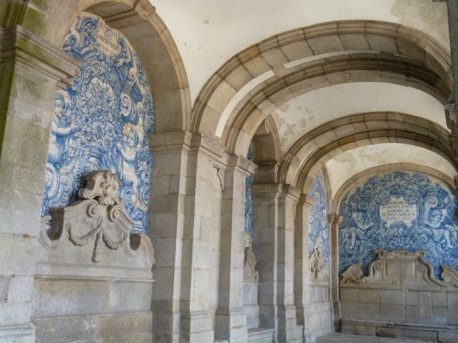 ケーブルカー駅からカテドラルへ♪