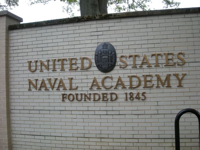 正門前。。の壁