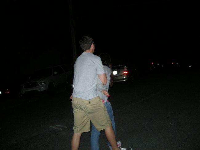 フードフェスティバルでビールにワイン・・と飲んではしゃぐ２人