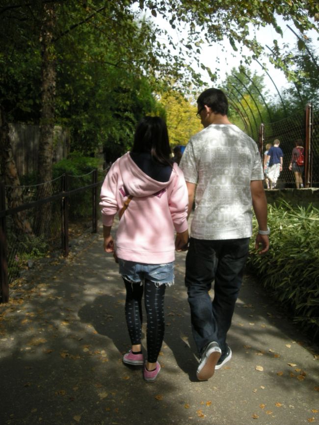 動物園でもはしゃぐ二人。