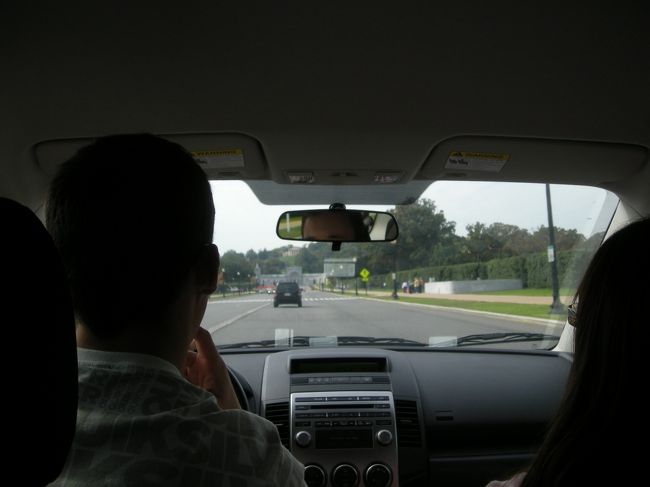 動物園からホテルに向かう途中は無言の二人。あと、数時間で彼はナバルに帰ります。そして、翌日には、私たちは日本へ・・・。