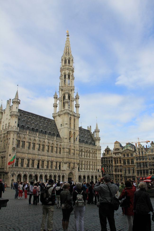 そして、<br />世界遺産グランプラス。<br /><br />この建物は市庁舎