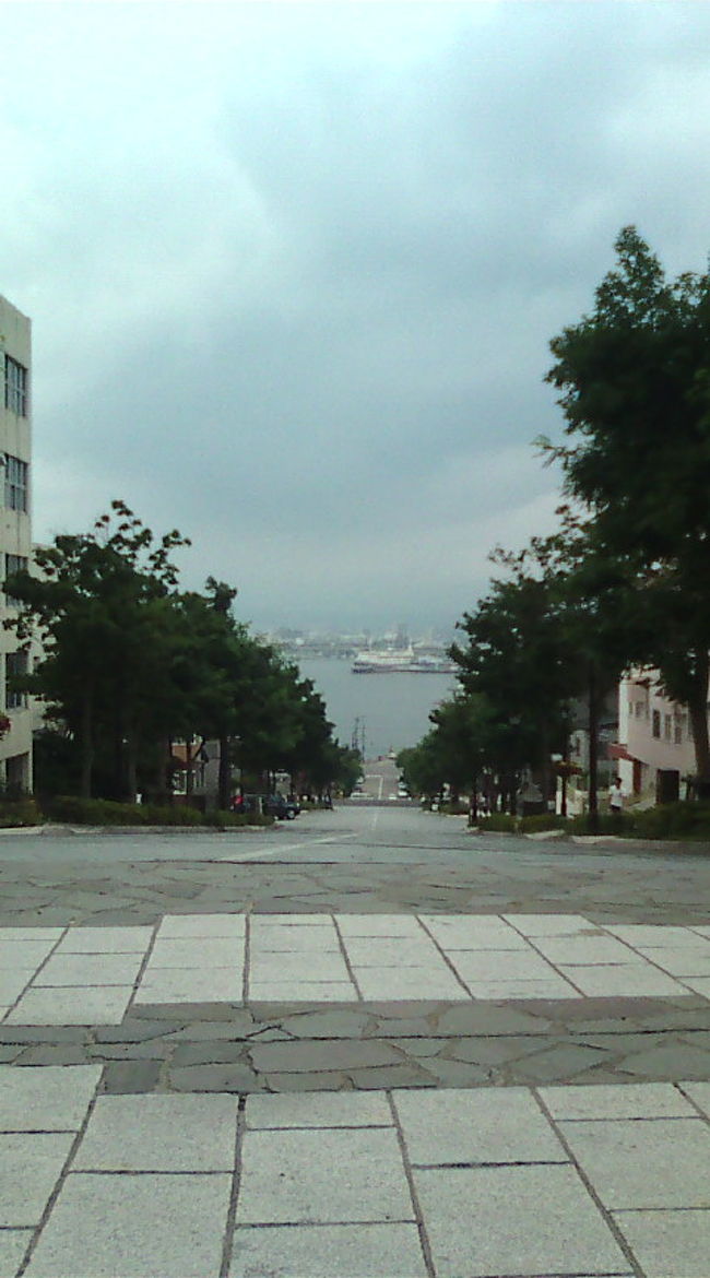 坂の風景を楽しみます。