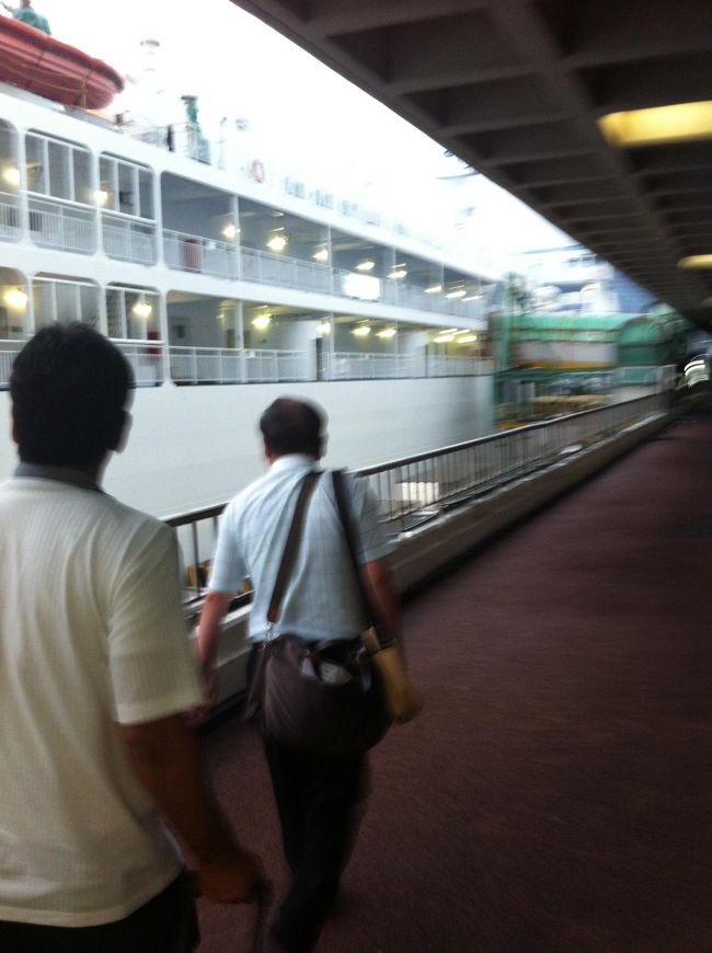 大阪行きのフェリーがいました。