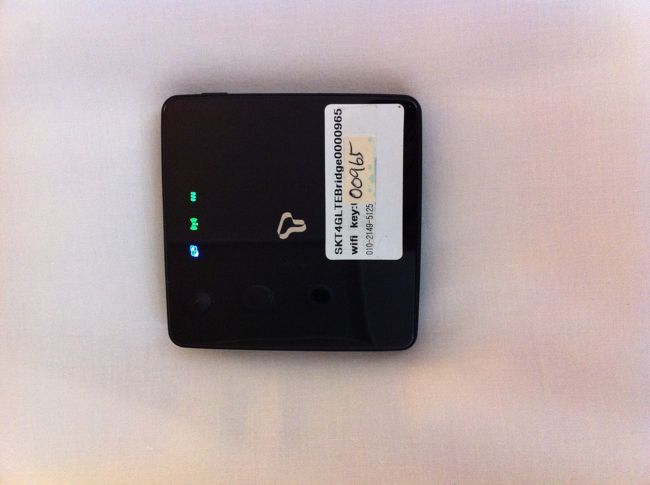 ちなみにこれがかりたモバイルルーター。