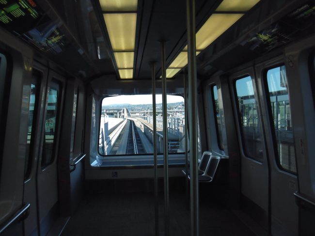 ◆SFO（サンフランシスコ国際空港）<br /><br /><br />SFOは好きな空港です。<br /><br />レンタカー乗り場まではエアトレイン（BlueLine）にのって　<br />終点のレンタカーセンターまで。<br /><br />夕方につきましたが<br />空港およびエアトレインはすいていました。<br />