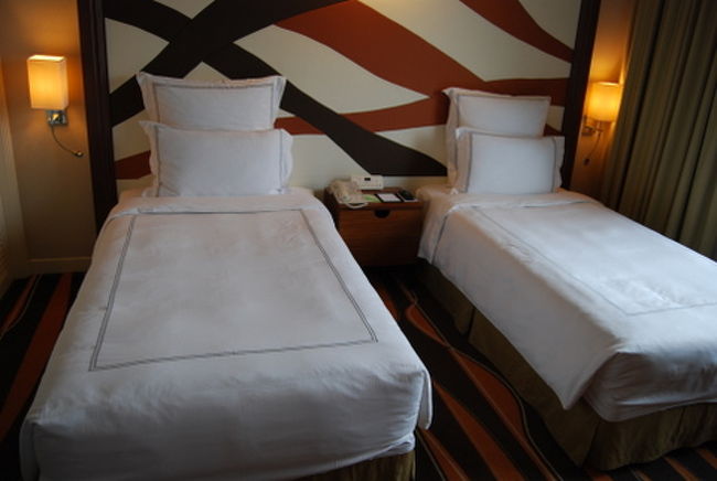 まずはスイソテル・マーチャント・コートの部屋の中