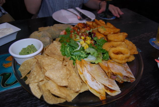 頼んだのは、家族４人でこれ１つでしたが辛い物が多く食べきれませんでした。いつも子供達の食事では苦労します。