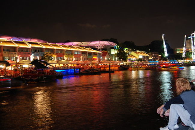 クラークキーの夜景です。結構派手ですね。