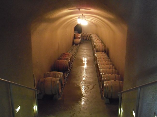 貯蔵庫の中は天然のクーラー。<br />寒いくらいです。