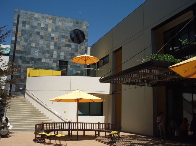 内庭からみた博物館の建物。<br /><br />全体的に地味な博物館です。