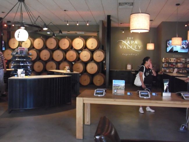 ◆ナパのインフォメーションセンター<br /><br />滞在5日目にしてインフォメーションセンターに行ってきました。<br />お手洗いもきれいだし<br />PCで検索したり相談に乗ってもらったり<br />活用したら便利そうです。