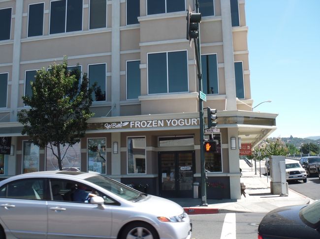 ◆ナパのフローズンヨーグルト屋<br /><br />このお店はとても気前の良いお店です。<br /><br />