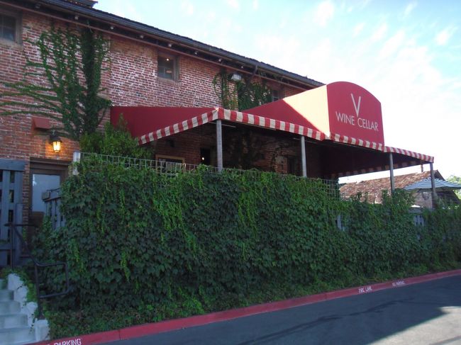 ◆V.Wine Celler<br /><br />ヨントビルのワシントン通り沿いにあるワインショップ。<br />このあたりは有名なレストランが多く<br />セレブが集う地域のようです。<br />