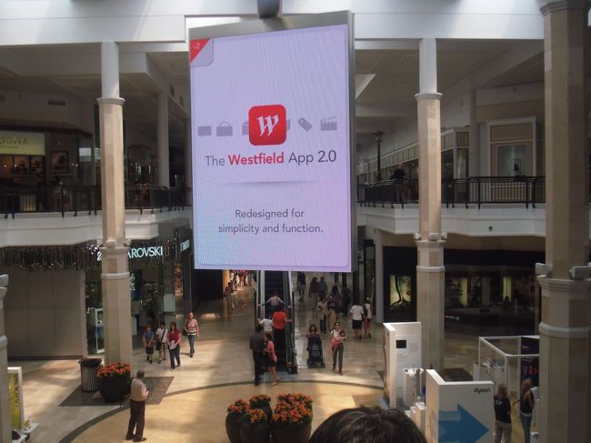 ◆Valley Fair　Shopping Center<br /><br />日本でいうと「ららぽーと」みたいな感じでしょうか。<br />メイシーズやノードストロームといったデパートもあって<br />平日昼間でも賑わっていました。<br />