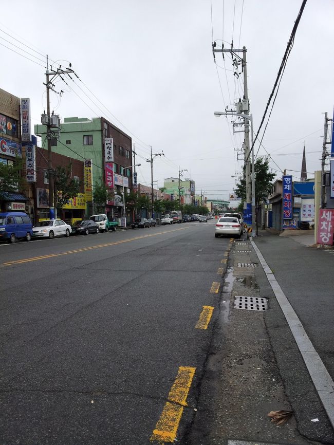 駅から10分ぐらい歩いたところに　目的のお店ハルメチェチュッグ？（ハングル表記がはれない・・・涙）はあります。<br />