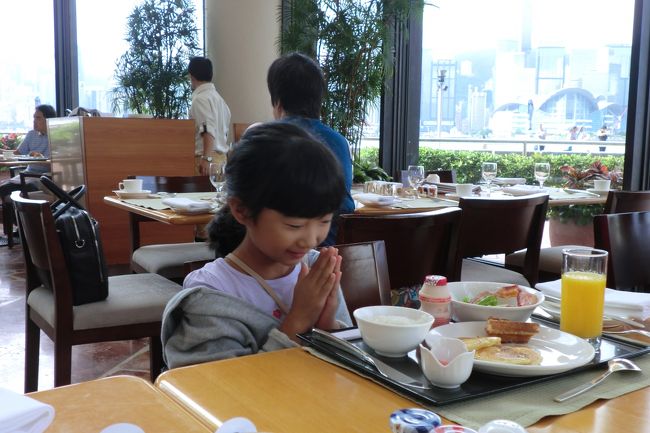 ＜３日目＞<br /><br />この日のスタートはインターコンチネンタル・ハーバーサイドで。<br />泊まっているコンラッドとそれほどビュッフェの値段が変わらないので、はるばる香港島から朝食を食べに遠征してきました。