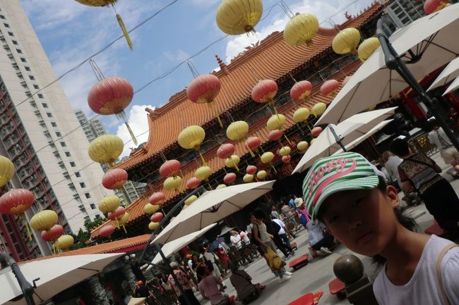 食事のあとは、一路黄大仙へおまいりに。
