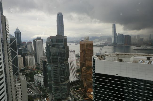 ホテルに戻り、パッキング。<br /><br />お部屋からのこの景色にもお別れです。