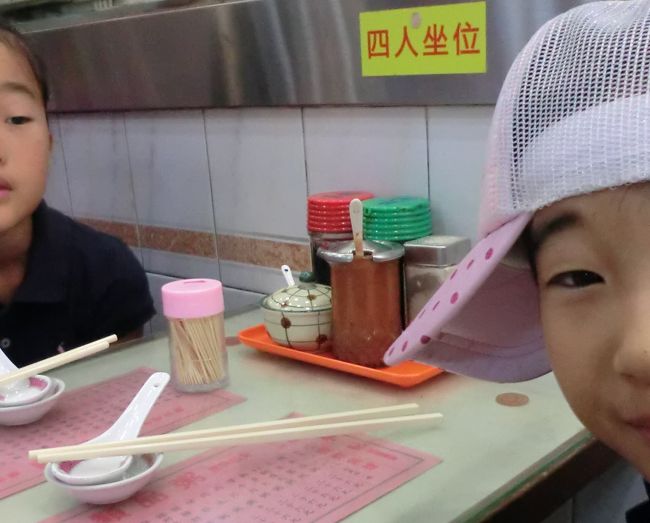 ＜２日目＞<br /><br />今日はディズニーランドに行きます。<br />まずは「羅富記」で腹ごしらえ。<br /><br /><br />