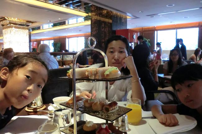 スタンドのお菓子はほとんど子供に食べられてしまいました。