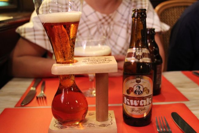 今晩の一杯目は「クワック」<br />ユニークなグラスで飲みます。<br />クワックって音がするとか…<br />分からなかったなぁ？