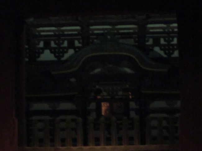 かなりの遠景ですがここからだってかろうじて大仏様の御顔が見られます。