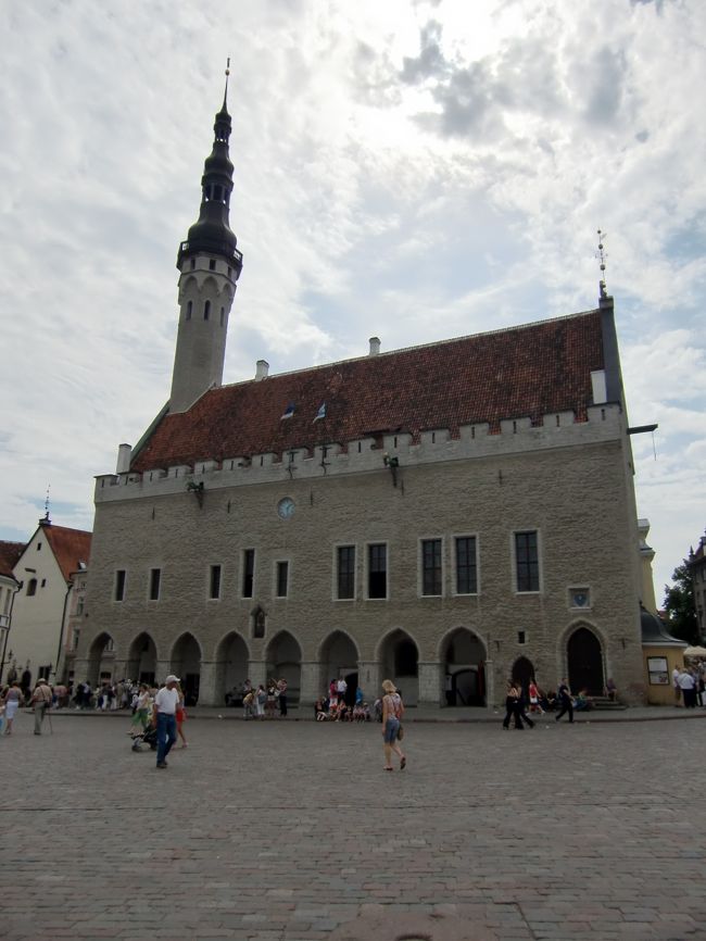 ラエコヤ広場にある旧市庁舎。