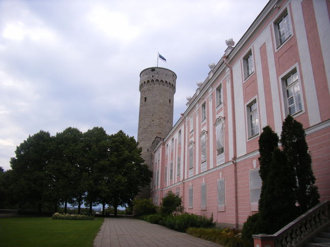 トーンペア城<br />奥に見える塔は「のっぽのヘルマン」<br />ネーミングが、カワイイ<br />中には入れないので、外から見るだけ。