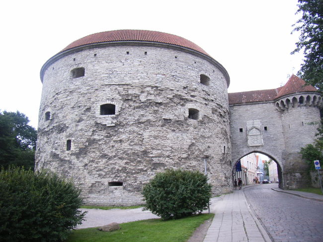 ふとっちょマルガレータ<br />よくガイドブックで見る建物。<br />なんだろう、この一度聴いたら耳について離れないこのネーミング・・<br />昔ここが監獄として使われていた頃、はたらいていたおばちゃんからつけた名前だそうな。