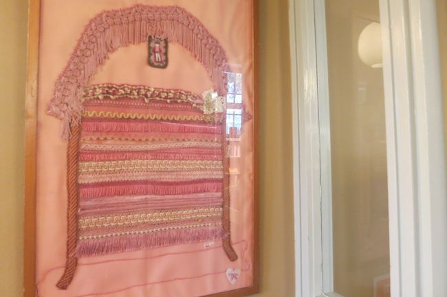 壁の飾りも可愛い。手芸愛に火が付きそう・・・<br /><br />図書館でひとり、小一時間ほどもデザイン大国に感動してしまいました。ま、30分もあれば満喫できるかと思いますが。