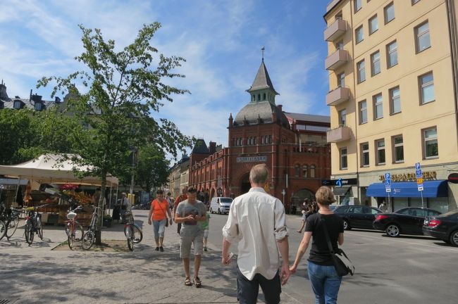 エステルマルムストリエ駅を上がったら、すぐ。<br />