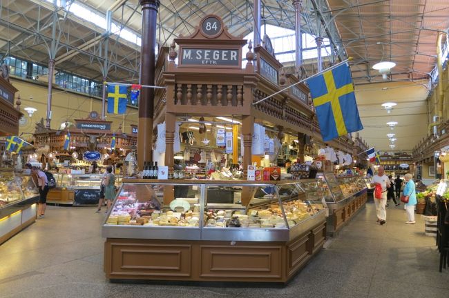 市場の中<br /><br />中学校とかの体育館くらいの広さで、そんなに広くはないです。