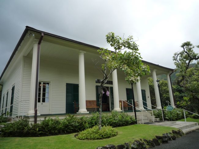 こちらも提案で“クイーン・エマ・サマー・パレス”<br />中には入らなかったけど、お庭にはお花がたくさんで癒されスポットだったよ。