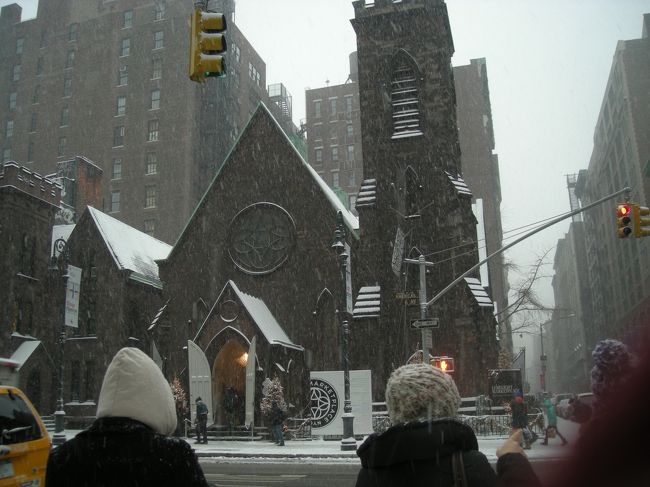 古い教会をマーケットにリノベーションしたLimelight Market Place<br /><br />雪化粧がすてきです。