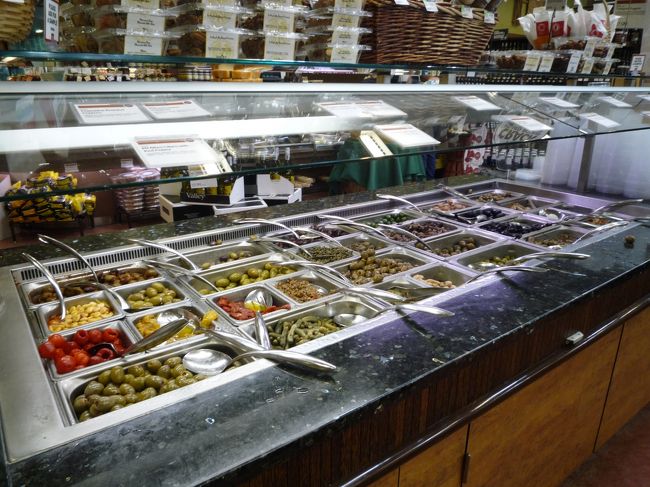 オリーブバー。<br />ＮＹのホールフーズにもあったなー。<br /><br />ＮＹの模様はこちら↓↓<br />http://4travel.jp/traveler/mitsubachimaaya/album/10602829/