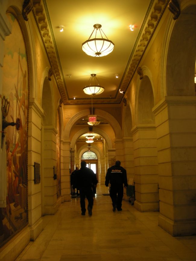 廊下も荘厳な感じでした。