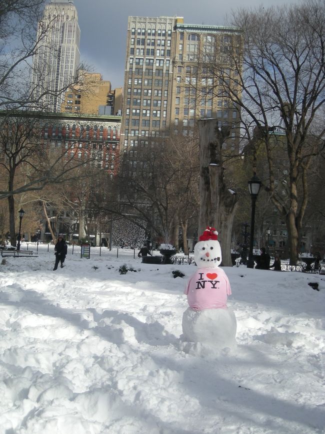 公園の真ん中にいました！<br />スノーマン☆