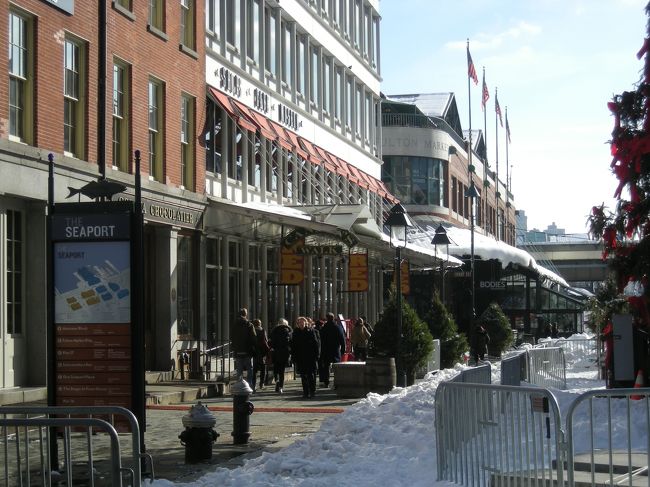 目的は果たしたので、ちょっと買い物。<br />新しくて小さな雰囲気のいい、港町。