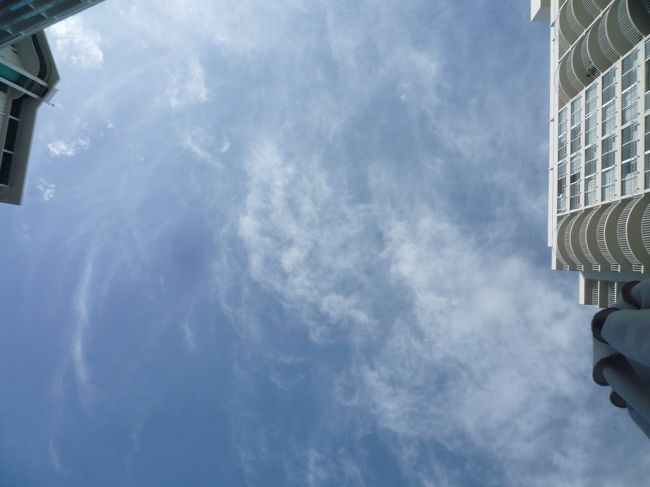 今日も空が青い！